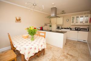 Cucina o angolo cottura di Decoy Country Cottages