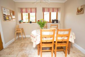 Foto dalla galleria di Decoy Country Cottages a Navan