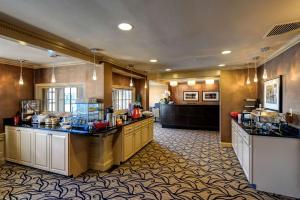 Gallery image of Port Inn and Suites Portsmouth, Ascend Hotel Collection in Portsmouth