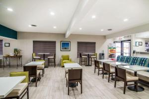 Restaurant o un lloc per menjar a Quality Inn & Suites Near White Sands National Park