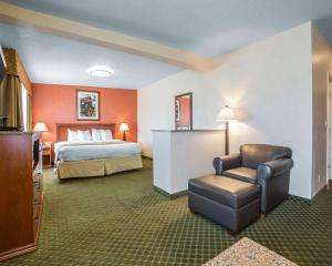 Quality Inn Winnemucca- Model T Casino tesisinde bir odada yatak veya yataklar