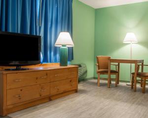 Foto da galeria de Econo Lodge Buffalo South em Blasdell