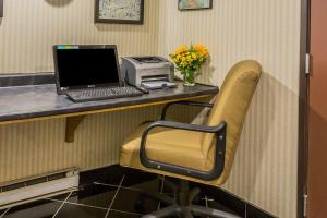 TV a/nebo společenská místnost v ubytování Quality Inn Hyde Park - Poughkeepsie North