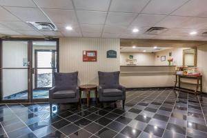 Kuchyň nebo kuchyňský kout v ubytování Quality Inn Hyde Park - Poughkeepsie North
