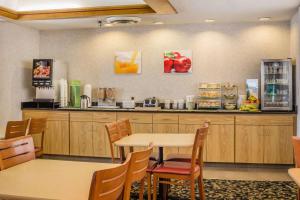 Kjøkken eller kjøkkenkrok på Quality Inn