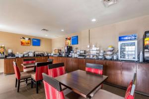 Ресторан / й інші заклади харчування у Comfort Inn & Suites Dayton North