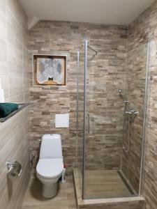 Ett badrum på Drevenica Spanka