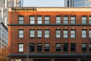 シアトルにあるPalihotel Seattleの煉瓦造りの建物