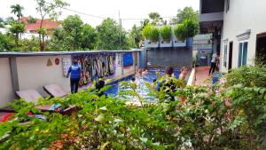 Garður fyrir utan Siem Reap Pub Hostel