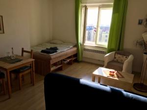 Postel nebo postele na pokoji v ubytování Cosy Flora Nest