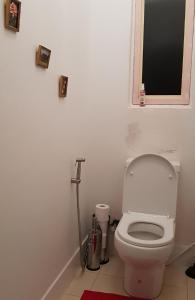 
A bathroom at Cozy Bedroom In Marion
