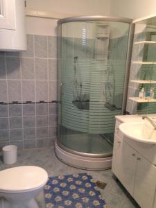 Kúpeľňa v ubytovaní APARTMANI LIDIJA VINIŠČE + 37 fotografií