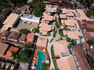 an overhead view of a residential neighborhood with houses at Cores do Arraial Residence Hotel in Arraial d'Ajuda