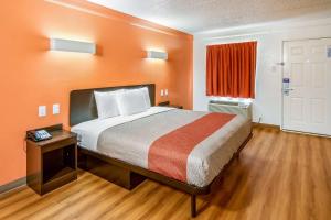 Postel nebo postele na pokoji v ubytování Motel 6-Euless, TX - DFW West