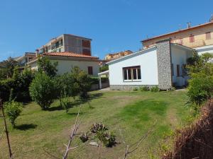 The building in which the holiday home is located