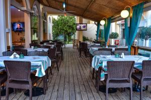 Restaurace v ubytování Govino Bay