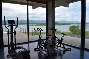 Phòng/tiện nghi tập thể dục tại Puerto del Águila Departamentos sobre el Lago - The View Luxury Aparts