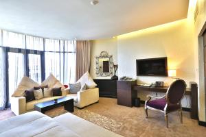 Ruang duduk di Donatello Boutique Hotel