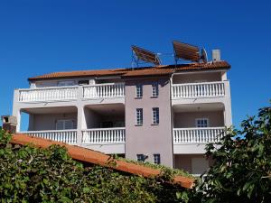 Gallery image of Apartments Jozić in Peroj +15 photos