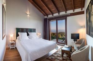 Gallery image of Hotel Rural 3 Cabos in El Vallin