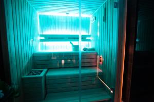 Stylish Loft with Finnish SAUNA 1067 Budapest, 19 Teréz körút 1 em.18 kép - 2