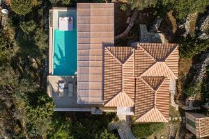 A piscina localizada em Artblue Villas ou nos arredores