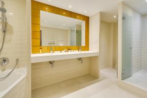 Gallery image of LE VAUGIRARD - 3bedrooms Apartment Premium in Paris
