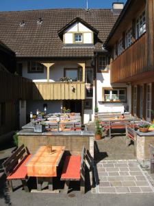 Foto dalla galleria di Hotel Landgasthof Hirschen a Ramsen