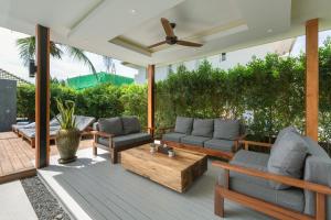 Posezení v ubytování Karon Beach Pool Villa - Sha Extra Plus