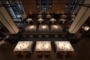 Um restaurante ou outro lugar para comer em Yangon Excelsior