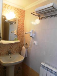 Ένα μπάνιο στο Beit El Kroum Boutique Hotel