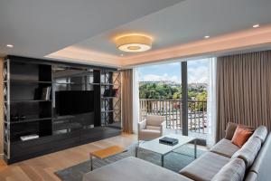 TV a/nebo společenská místnost v ubytování The Grand Tarabya Managed by Accor