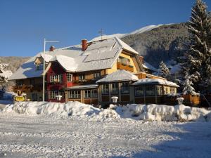 Edelsteinhotel Guniwirt v zime