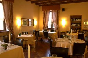 Restoran või mõni muu söögikoht majutusasutuses ALBERGO LA SCALETTA +37 fotot