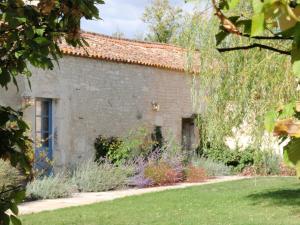 Foto dalla galleria di Le Portail en Marais Poitevin - Logis d'Exception - Jacuzzi Privatif a Moreilles