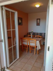 Fotografia z galérie ubytovania Apartments Jozić v destinácii Peroj
