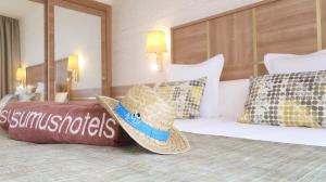 Posteľ alebo postele v izbe v ubytovaní Sumus Hotel Stella and Spa 4S Adults Recommended