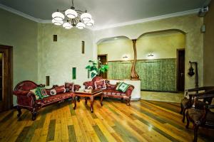 Posezení v ubytování Shelfort Hotel
