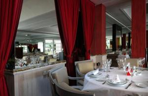 Restoran ili drugo mesto za obedovanje u objektu Le Sphinx Boutique Hôtel