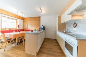 Η κουζίνα ή μικρή κουζίνα στο Appartement Rosengarten