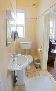 Ένα μπάνιο στο Somerton House Rooms Only +30 φωτογραφίες
