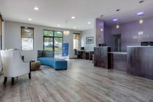 an office with a lobby with a waiting area at Quality Inn Athens I-65 - Huntsville Area West in Athens