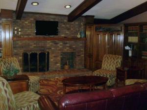 Area lounge atau bar di Quality Inn & Suites Searcy I-67