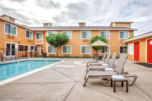 صورة لـ Quality Inn near Six Flags Discovery Kingdom-Napa Valley في فاليجو