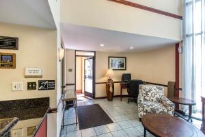 Imagen de la galería de Econo Lodge Inn & Suites Riverside - Corona, en Riverside