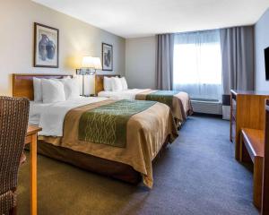 Кровать или кровати в номере Quality Inn Lone Pine near Mount Whitney