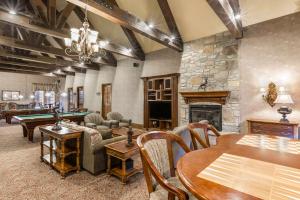 Restoran atau tempat lain untuk makan di Bluegreen Vacations Big Bear Village, Ascend Resort Collection