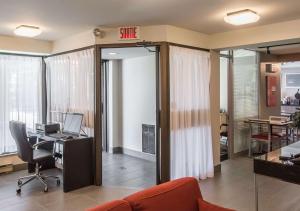 Posezení v ubytování Comfort Inn Sherbrooke