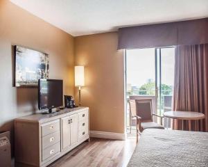 Gallery image of Quality Hotel Fallsview Cascade in Niagara Falls
