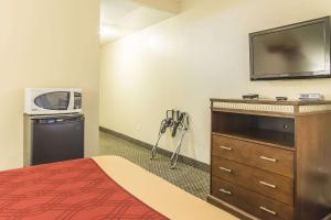 Kuchyň nebo kuchyňský kout v ubytování Econo Lodge